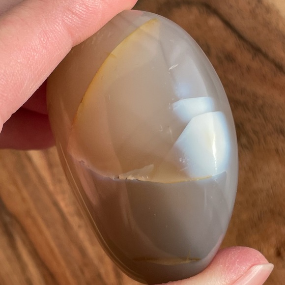 Orca Agate Palm Stone - Picture 17 of 17